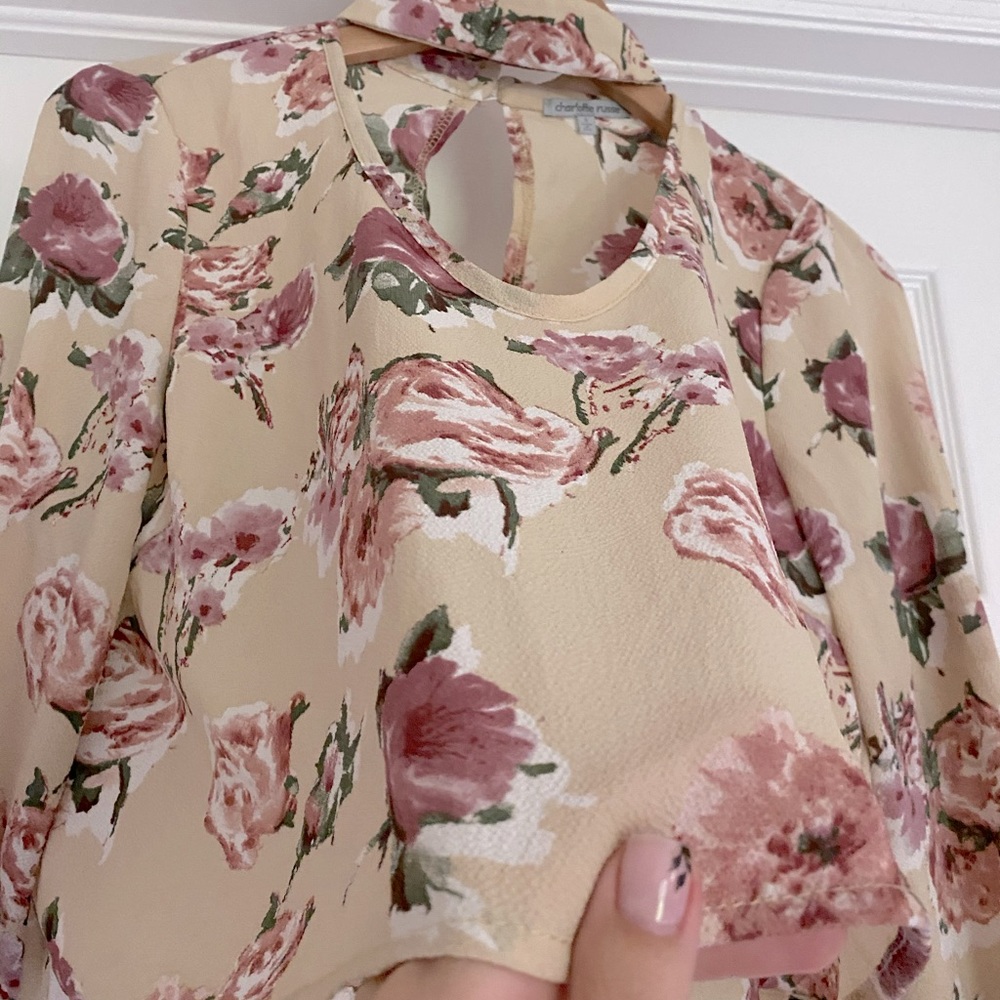 Open neck crop blouse